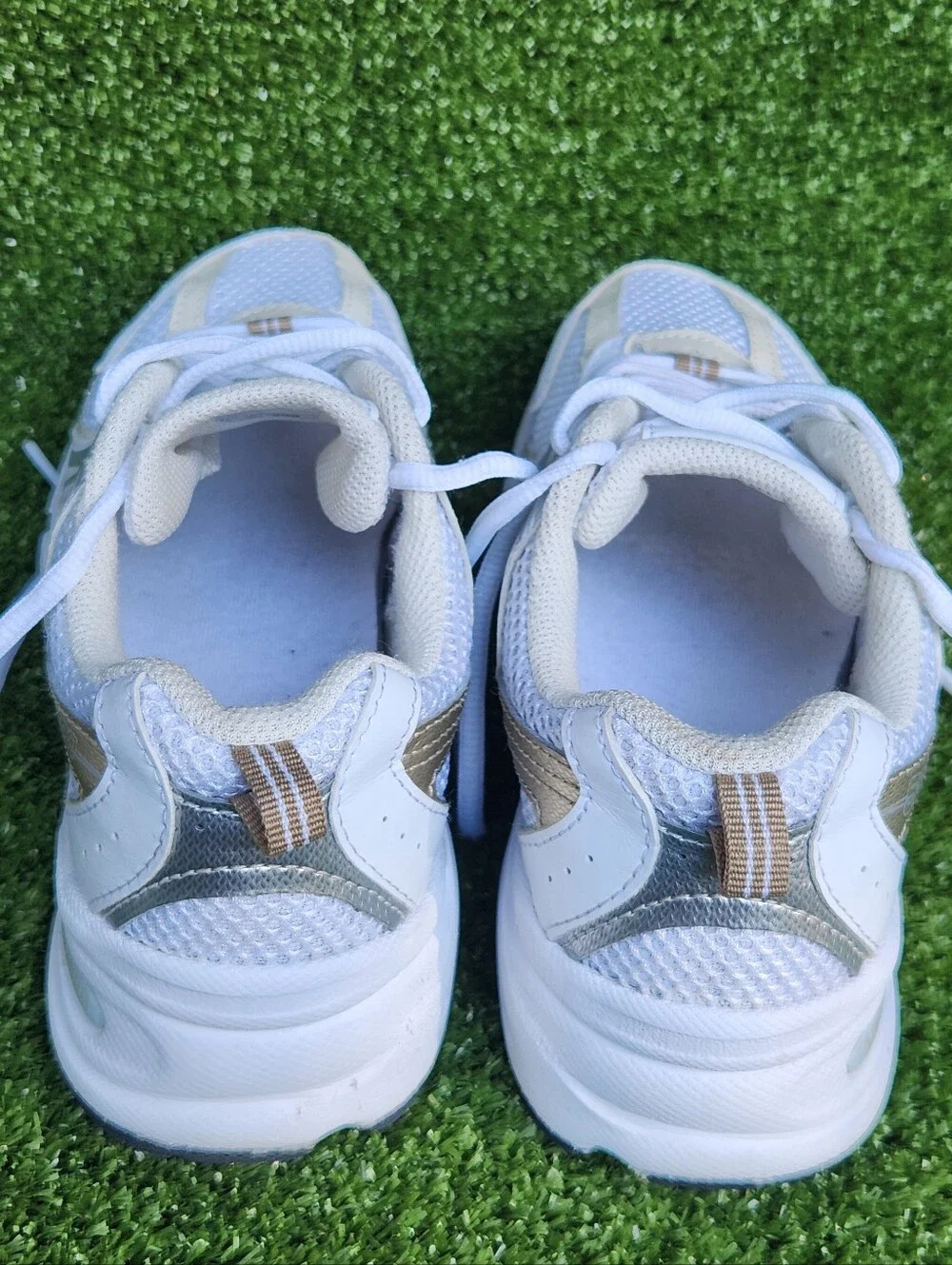 New Balance Big Girls Running White Metallic Gold Sneakers Shoes Size 5 Youth